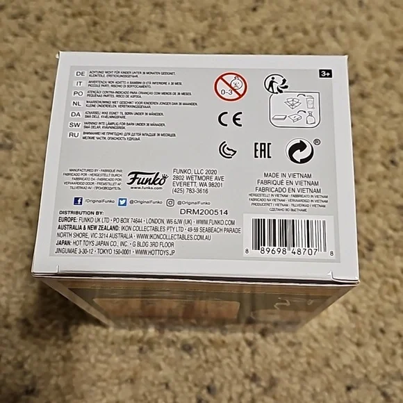 Pop Back to the Future Marty in Future Outfit Vinyl Figure - Picture 7 of 8